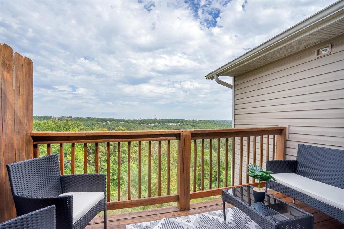 Spring Break Special! Between Strip & Sdc, 2901-6 *