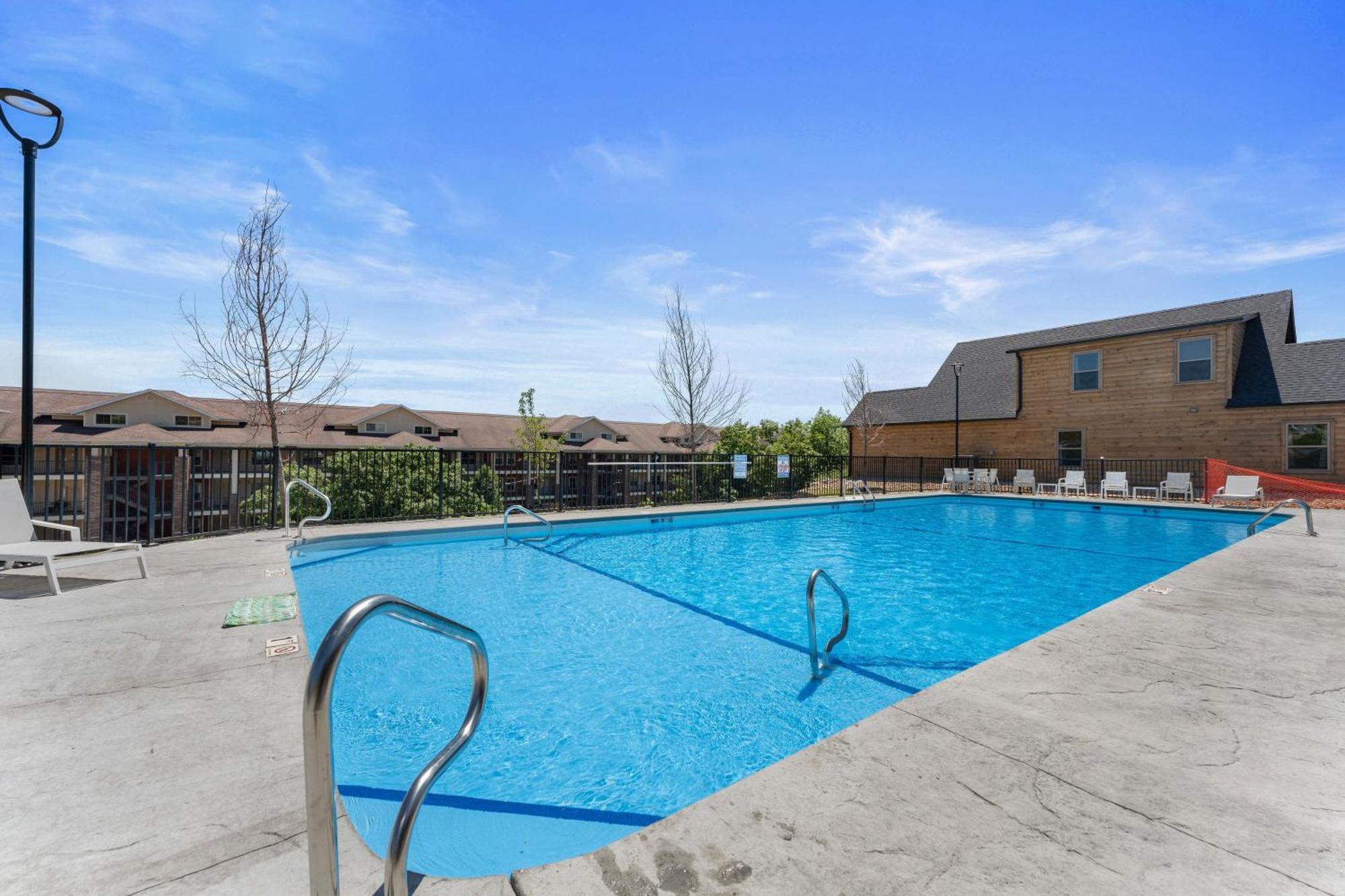 Summertime Shores - 127 Branson