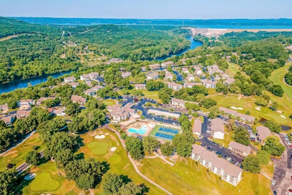Apartment Spring Break Special! Golf, In, Outdoor Pools, 52-7 *