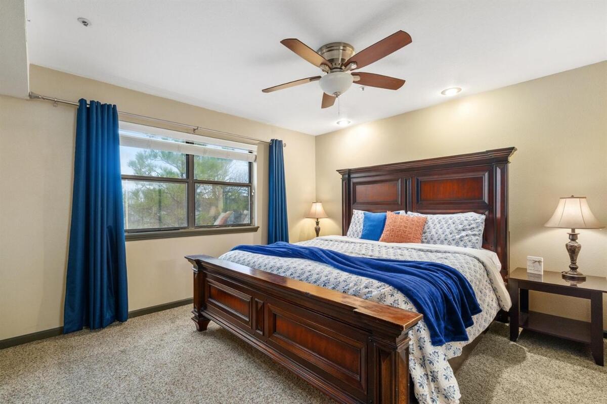 Spring Break Special! Golf, In, Outdoor Pools, 52-7 Apartment