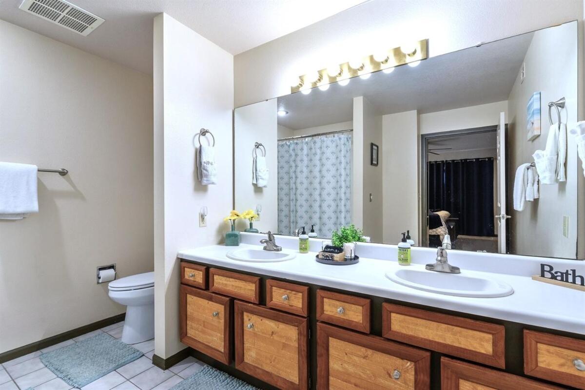 Spring Break Special! Golf, In, Outdoor Pools, 52-7 Apartment Branson