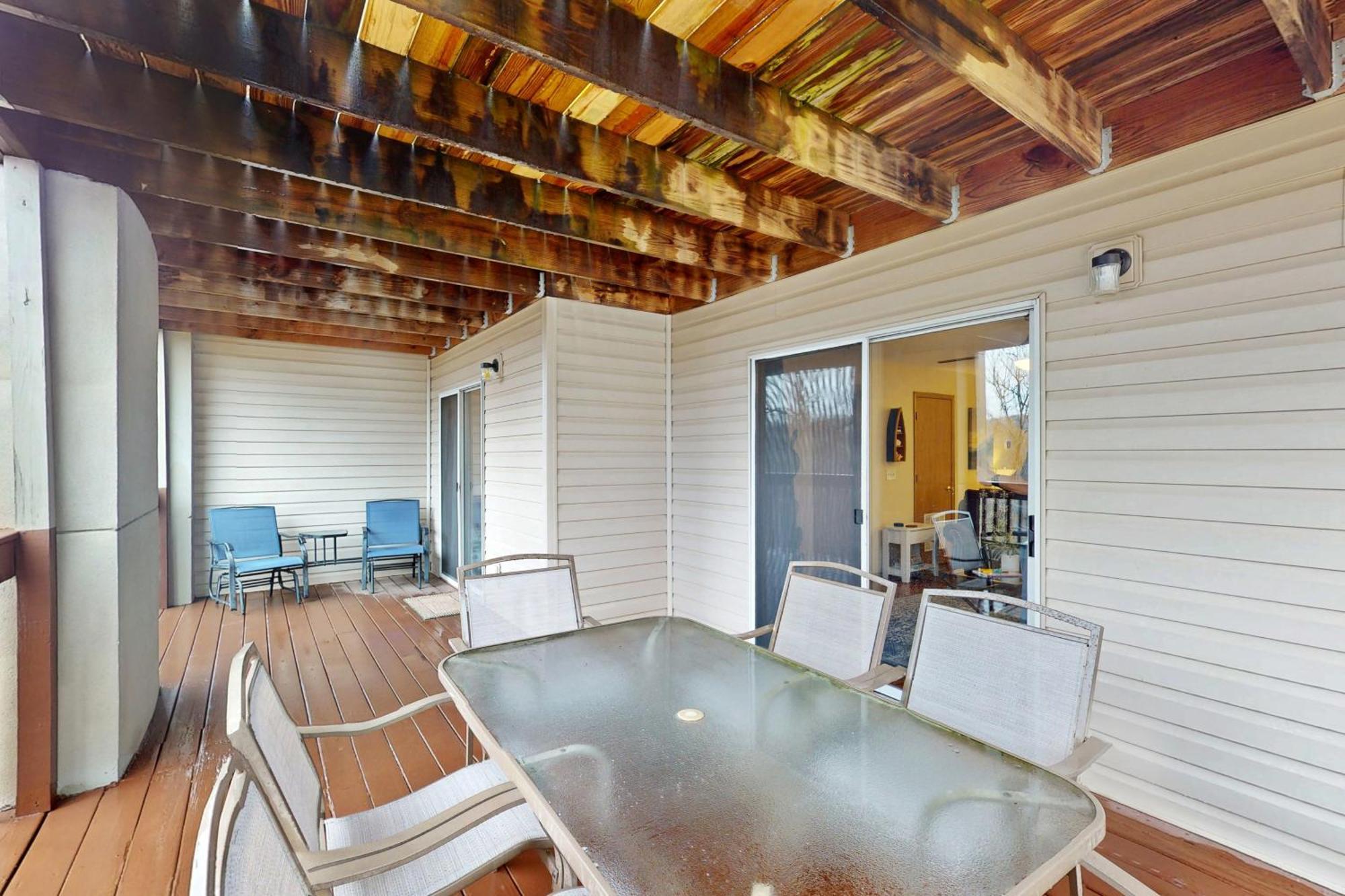 Lakeside Escape Apartment