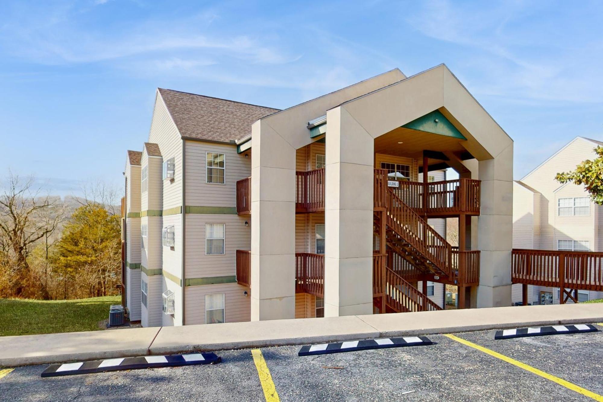 Lakeside Escape Apartment