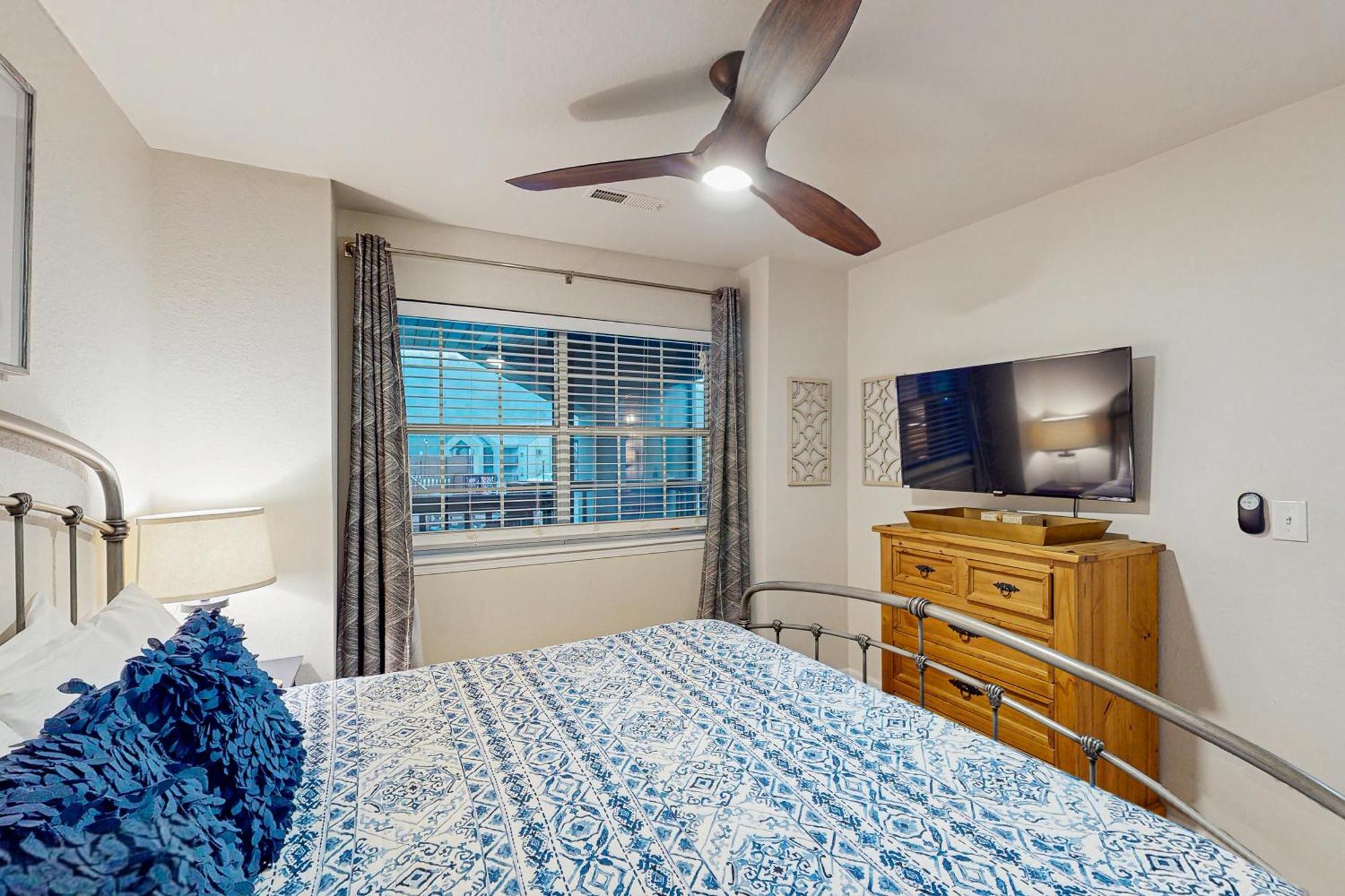 Sunset Shoreline Retreat Branson