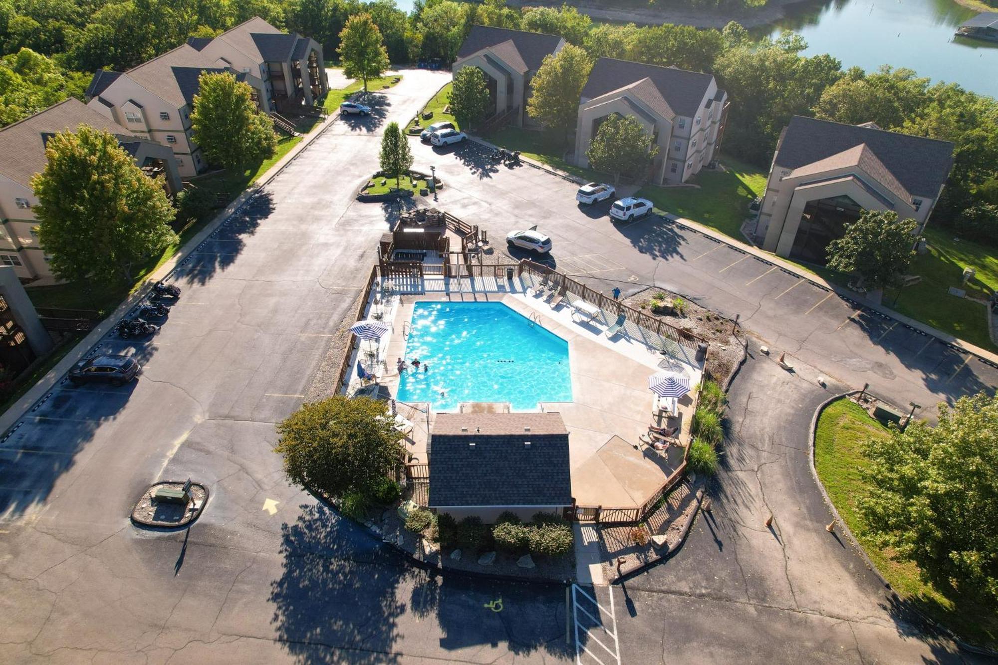 Sunset Shoreline Retreat Branson