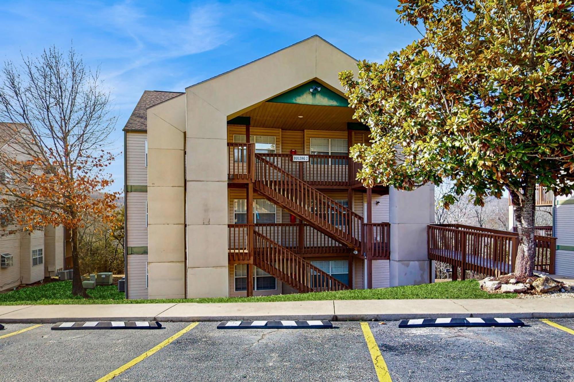 Sunset Shoreline Retreat Branson