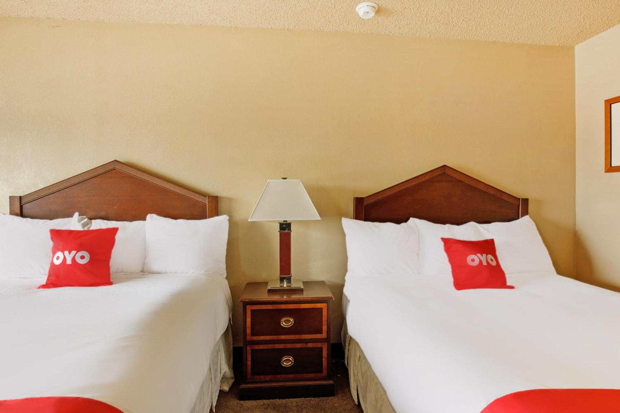 Hotel Oyo Mo-165