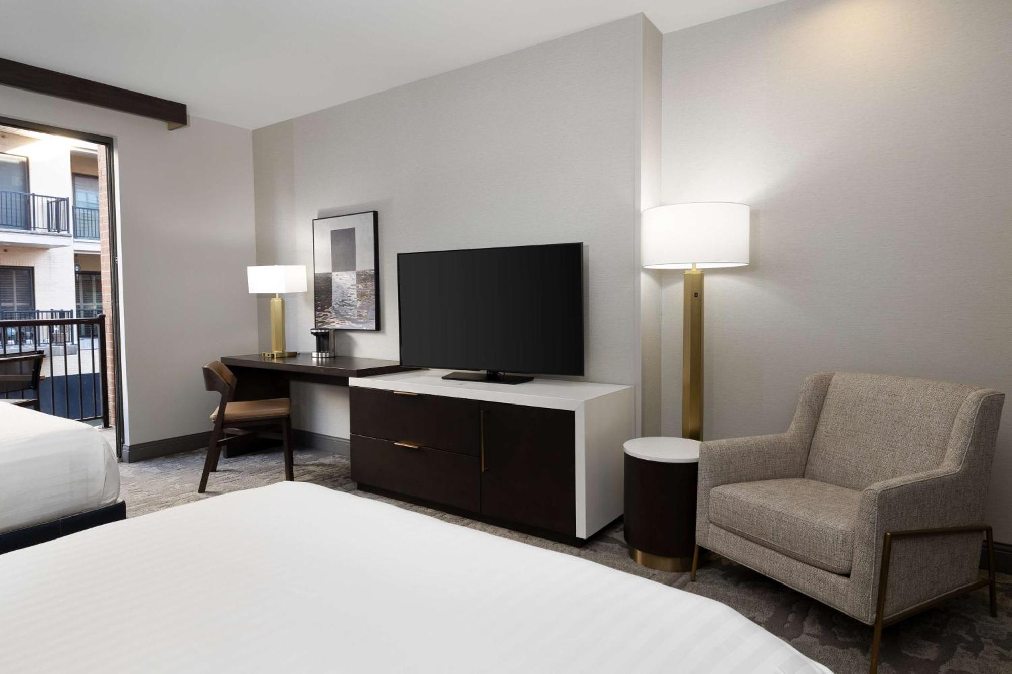 Hilton Promenade Landing