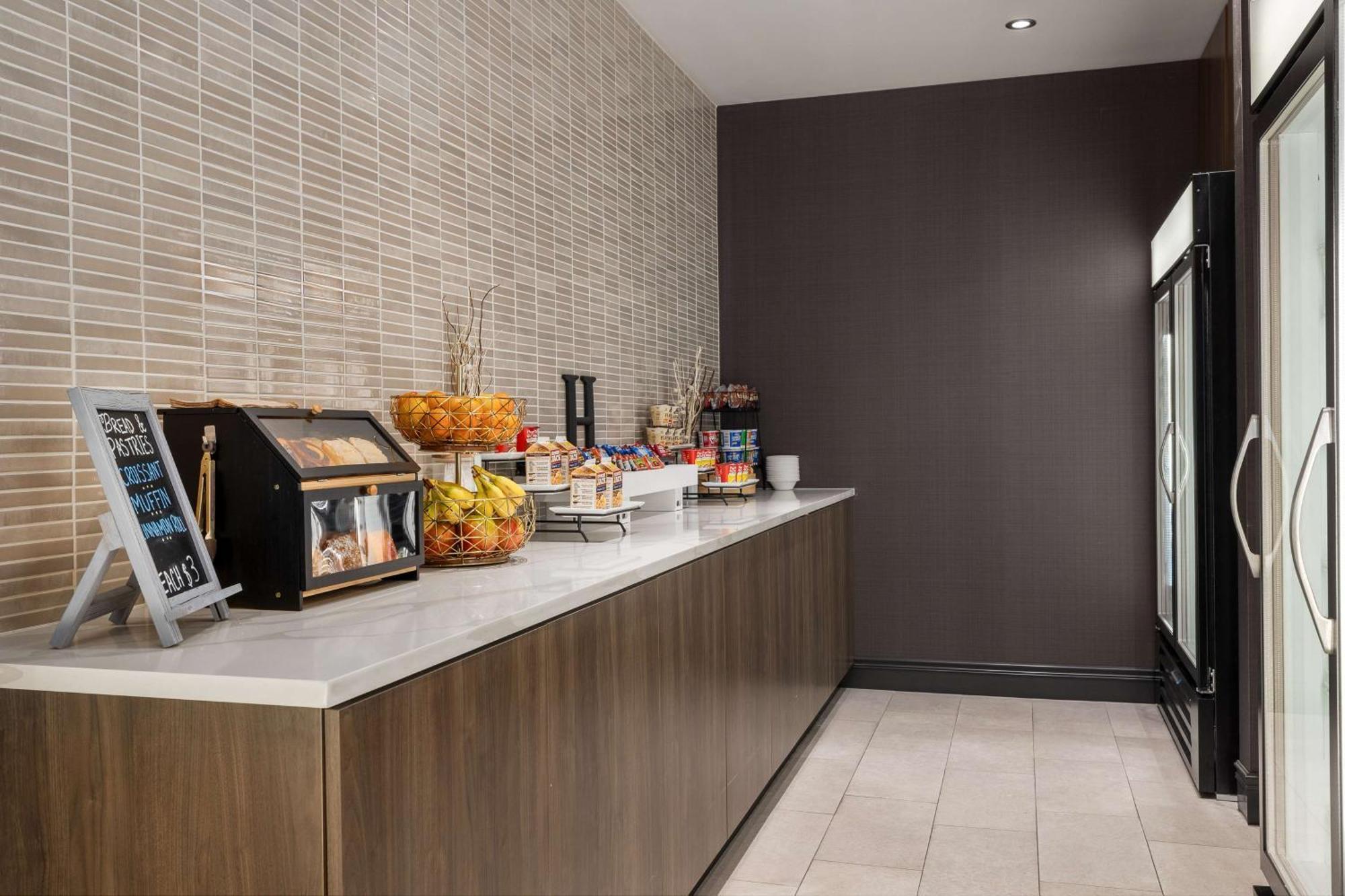 Hotel Hilton Promenade Landing 4*