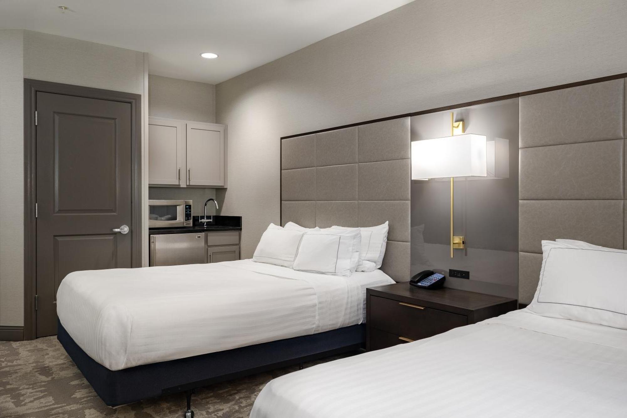Hotel Hilton Promenade Landing 4*