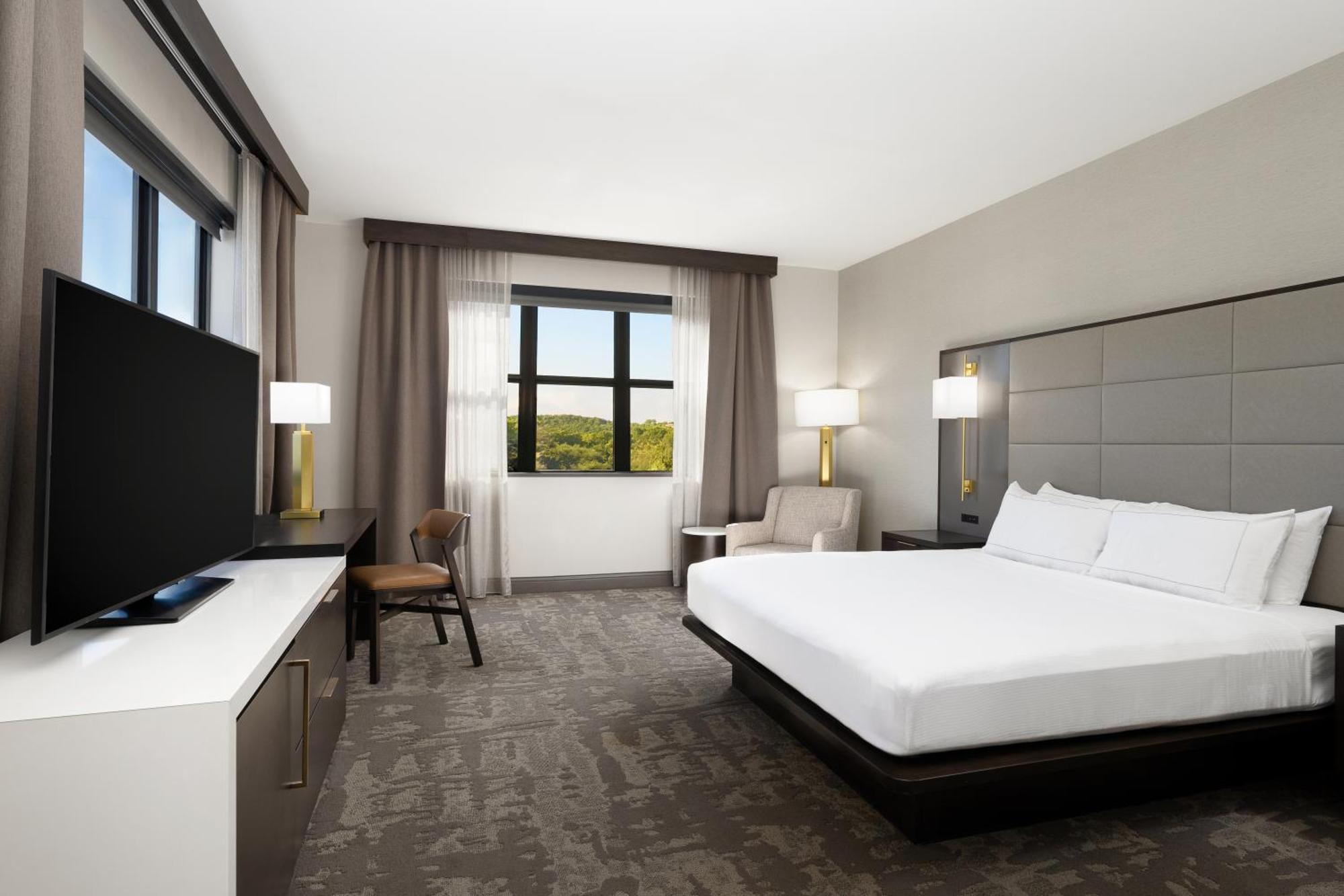 Hotel Hilton Promenade Landing 4*