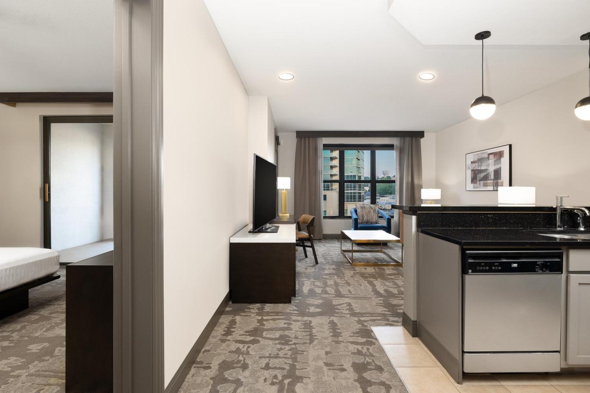 Hotel Hilton Promenade Landing 4*