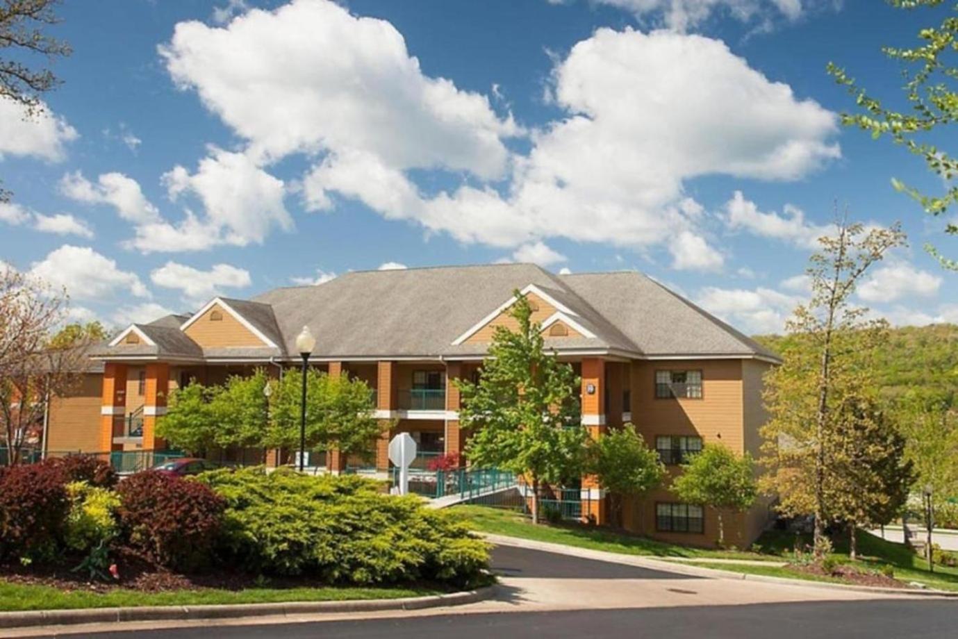 In With Great Setting Including Pools And Playground * Branson