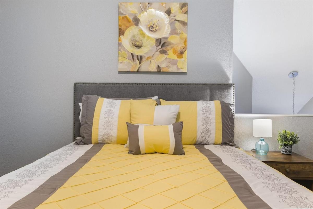 Spring Break Special! Near Attractions, Marina, 58-8 *