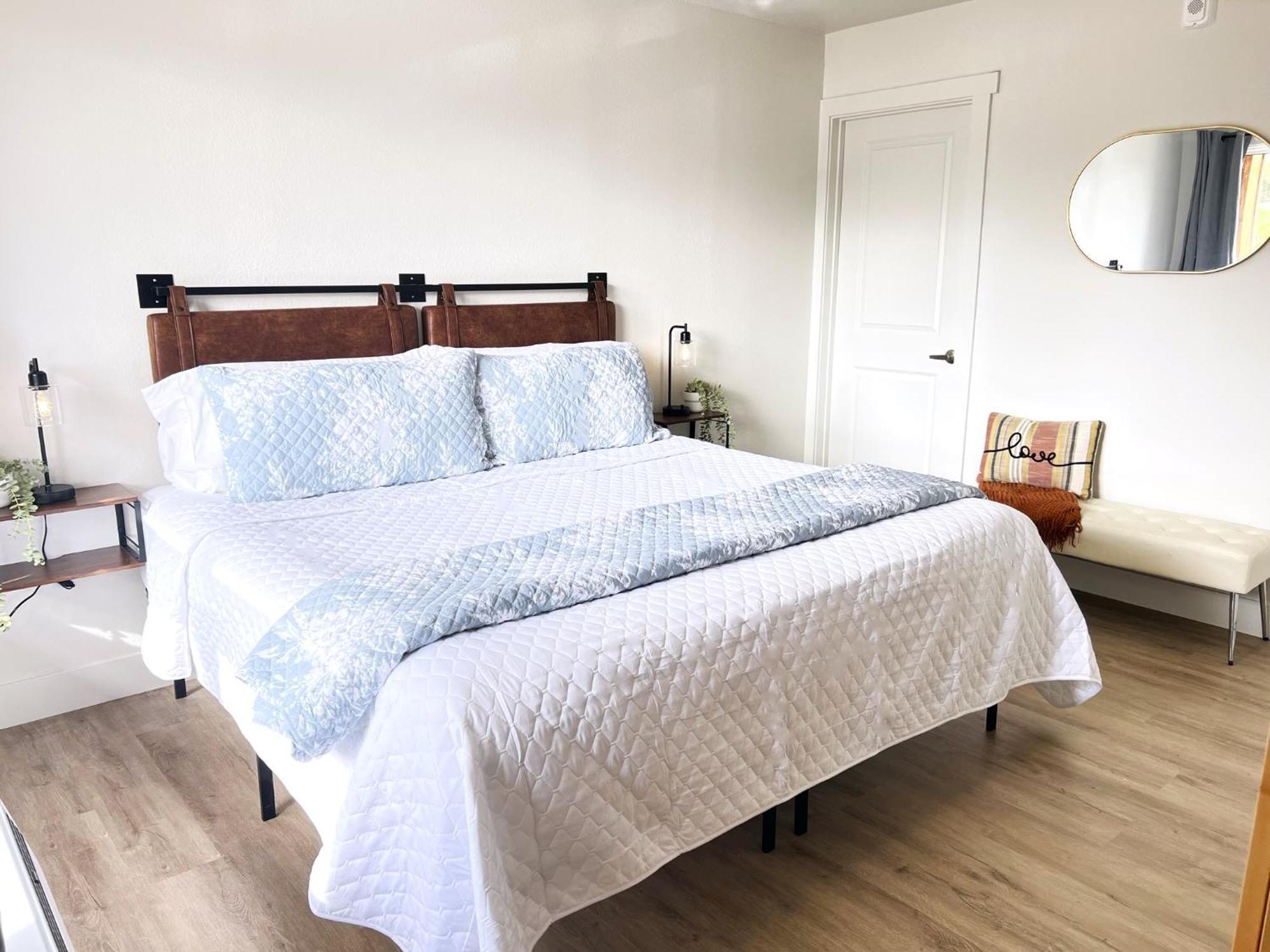 Spring Break Special! Fitness Gym, Pools, Roark, A202 Apartment