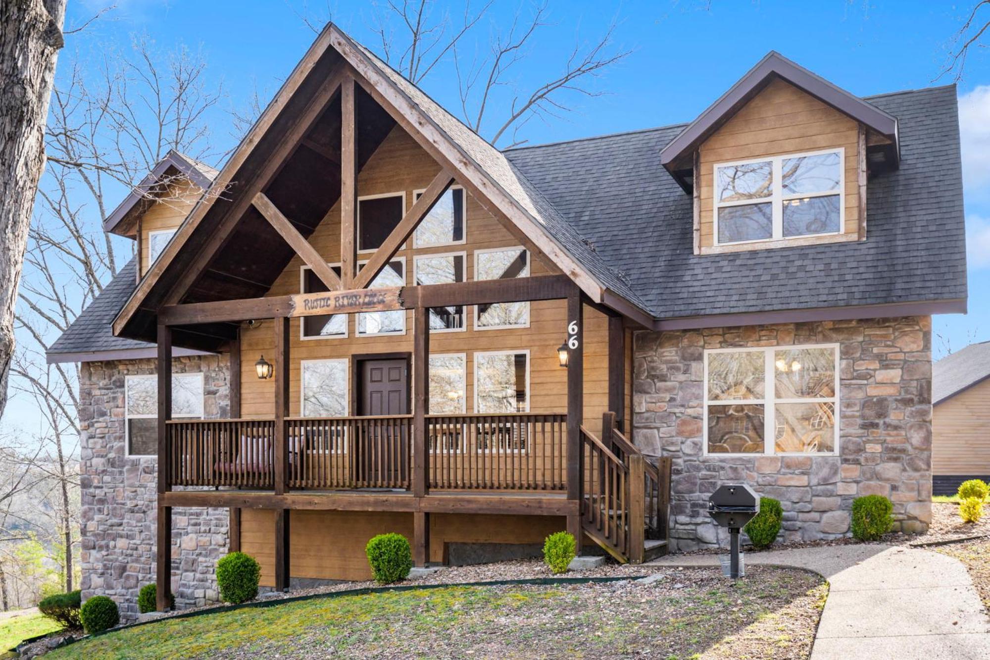 Cozy 'rustic River Lodge' Near Sdc With Pools! Holiday home Branson