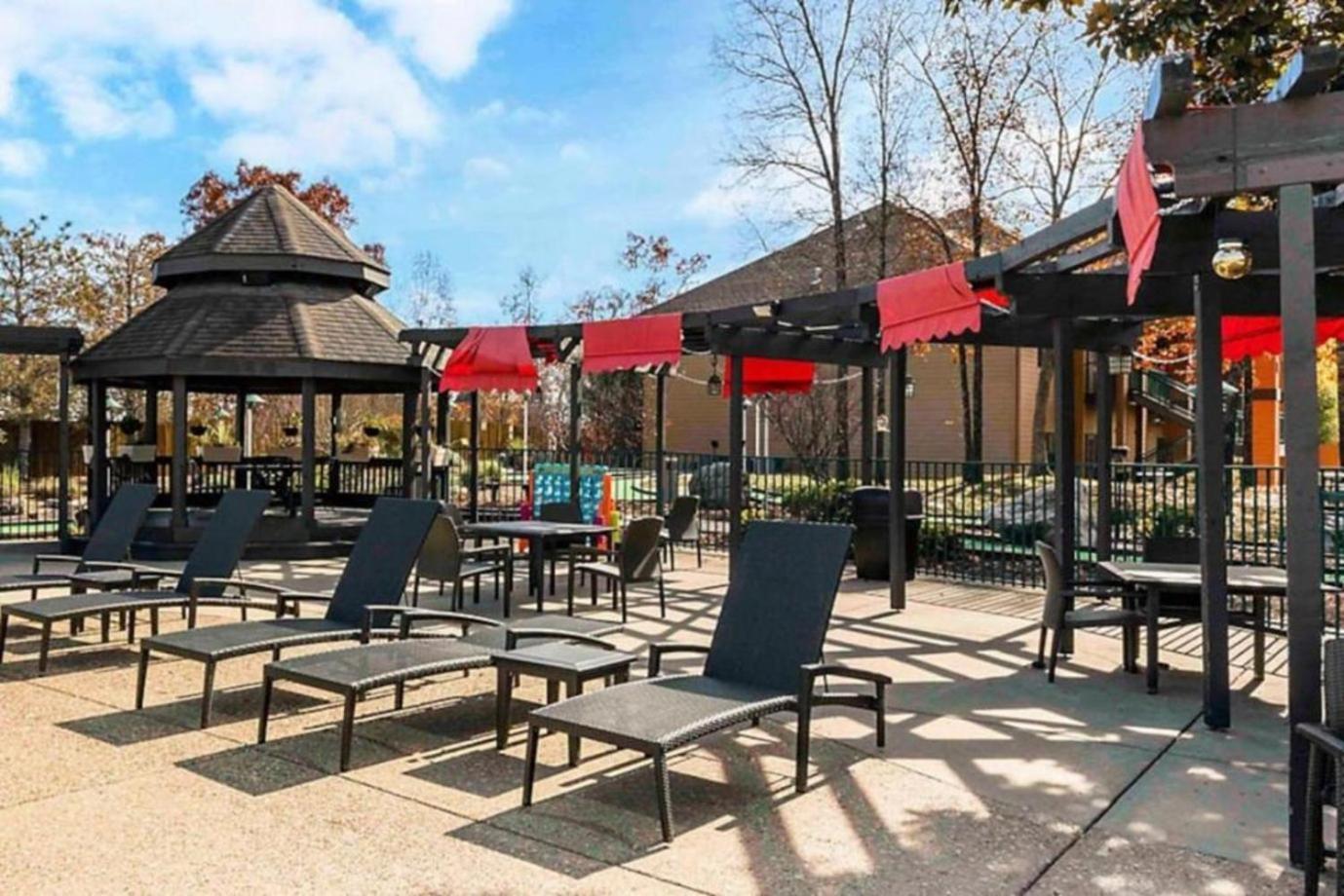 Enjoy In A Great 1bd With Amenities Including Mini-golf Holiday home