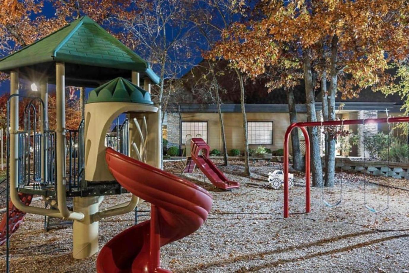 Enjoy In A Great 1bd With Amenities Including Mini-golf *