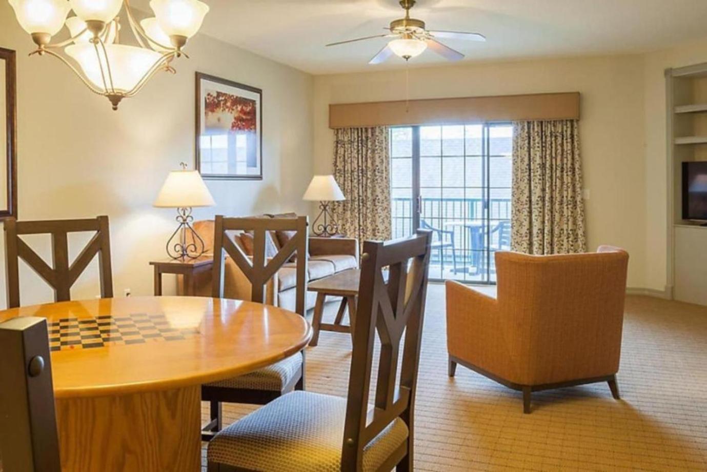 Enjoy In A Great 1bd With Amenities Including Mini-golf * Branson