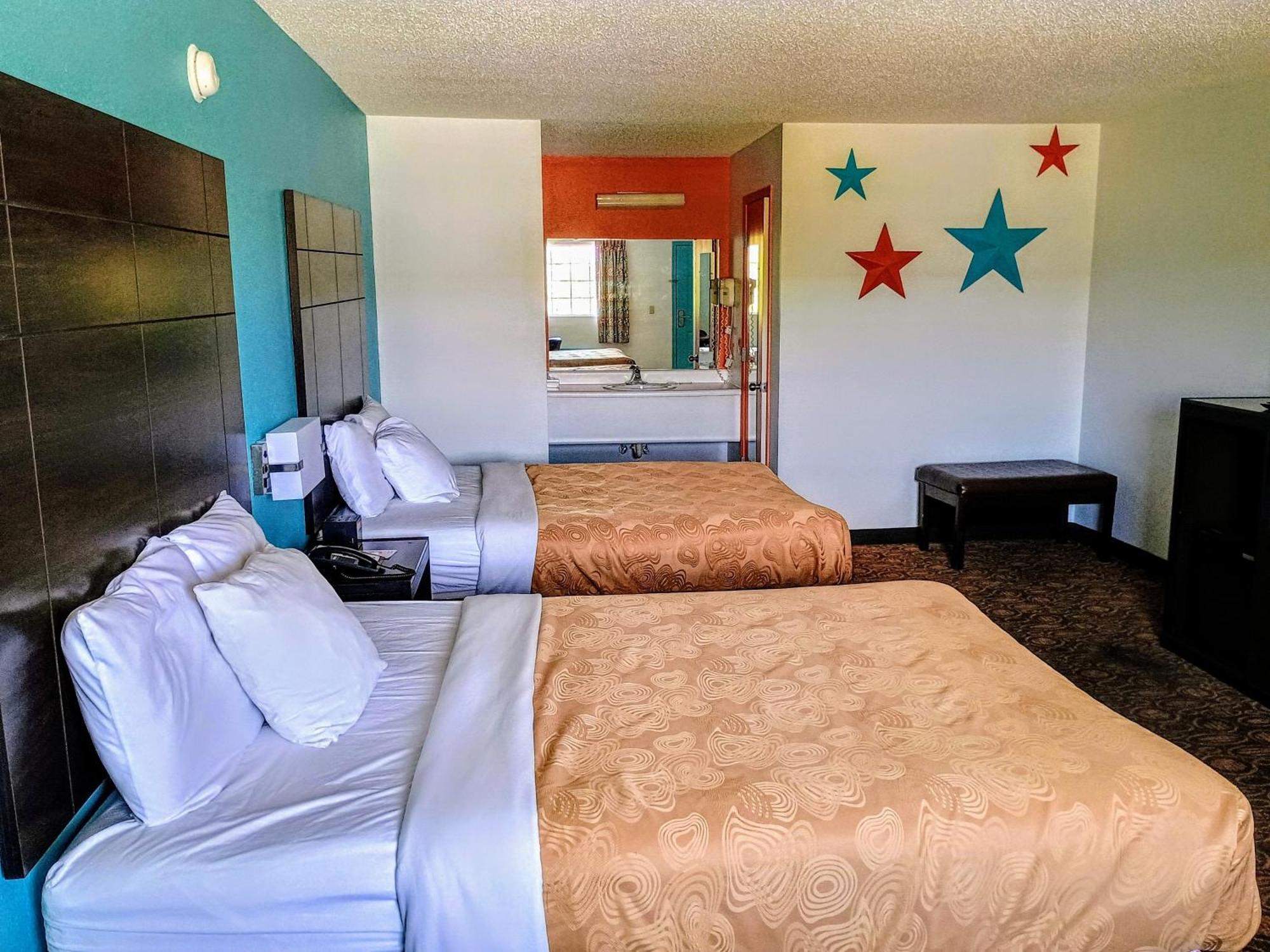 Hotel Howard Johnson By Wyndham Theatre District 2*