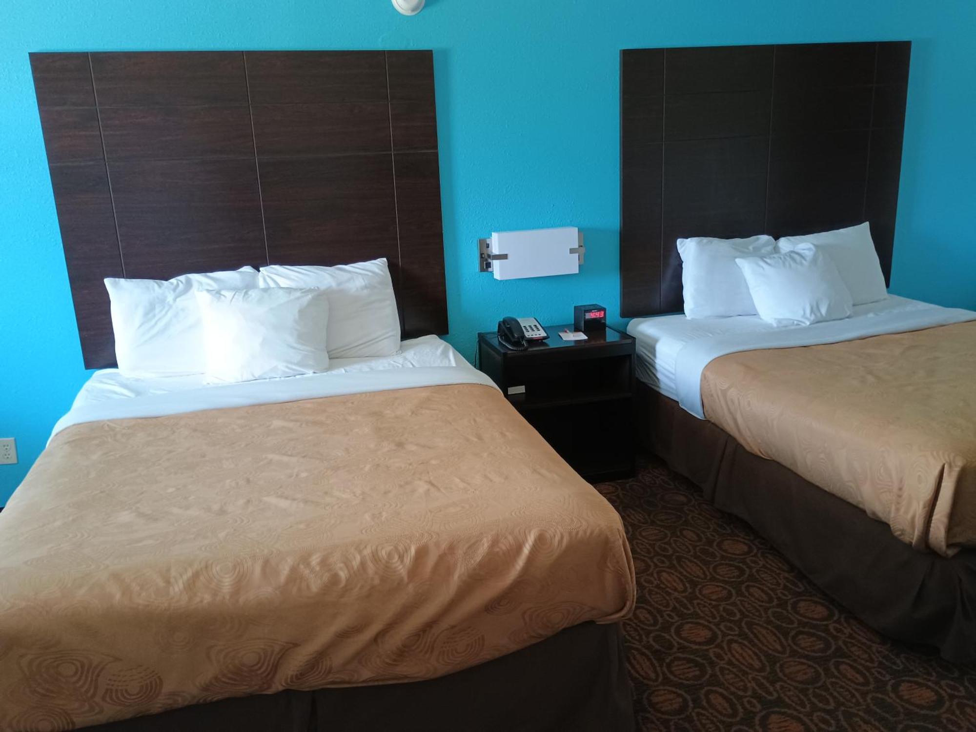 Howard Johnson By Wyndham Theatre District Hotel Branson