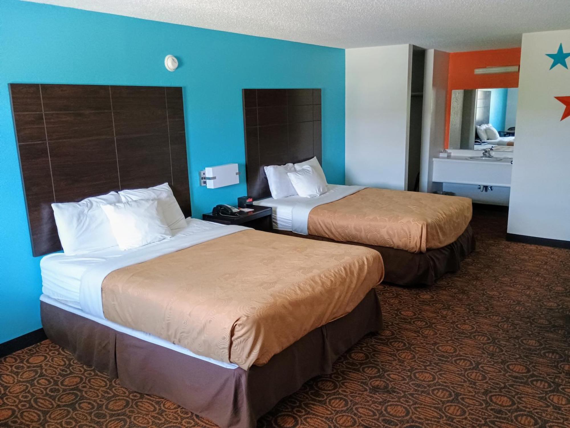 Howard Johnson By Wyndham Theatre District Branson