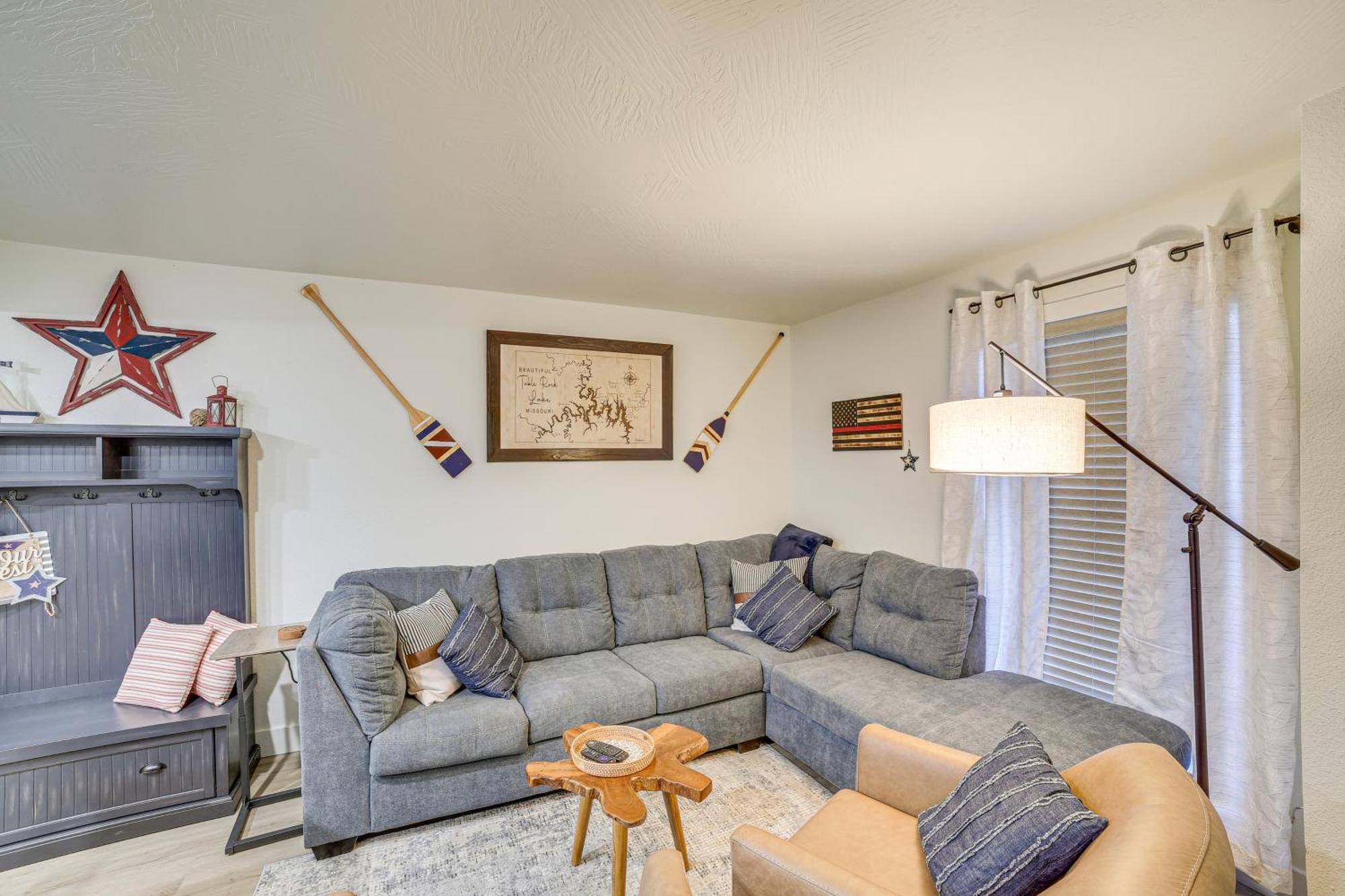 Walk To Landing With Amenities Apartment *