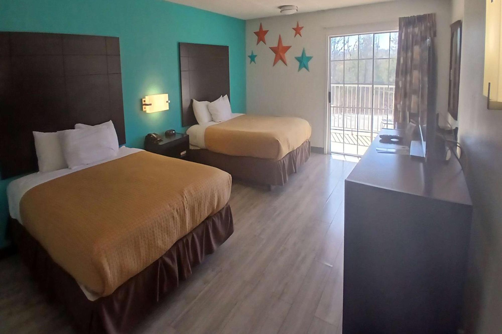 Hotel Howard Johnson By Wyndham Theatre District 2*
