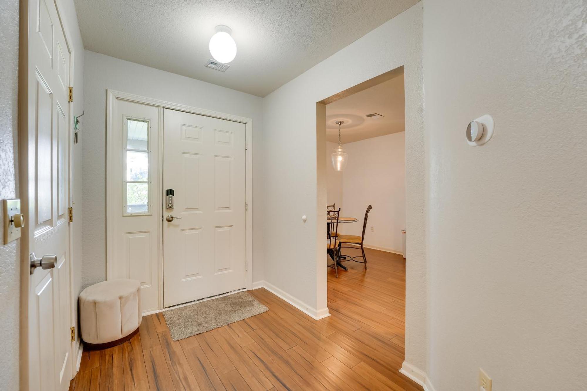 Apartment With Views 5 Mi To Strip! *