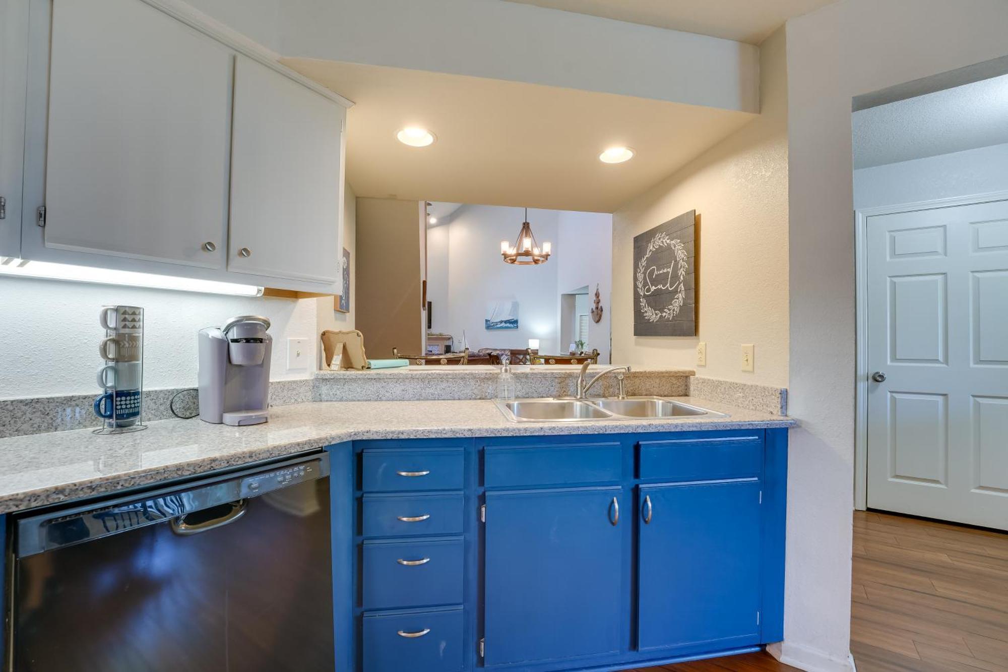 Apartment With Views 5 Mi To Strip! *