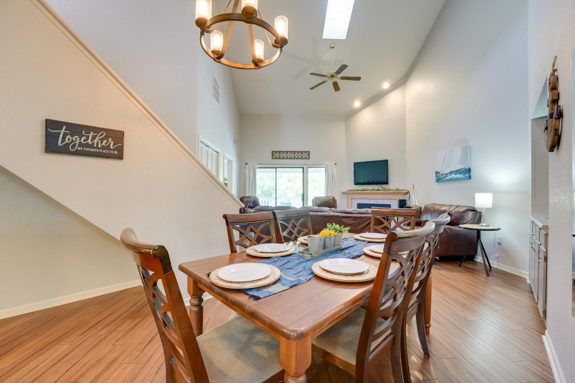 Apartment With Views 5 Mi To Strip!