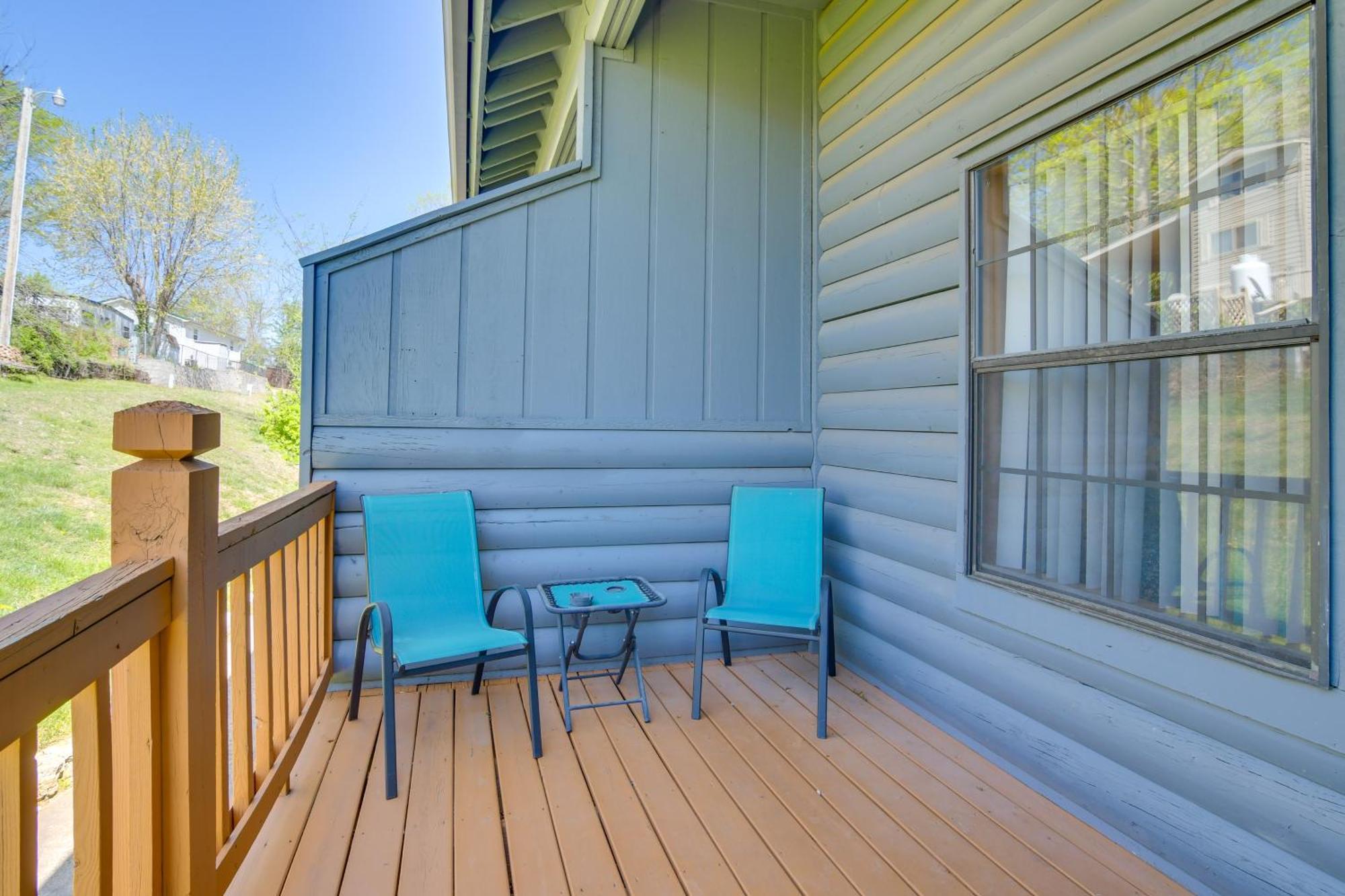 Stylish Townhome 3 Mi To Theatre District