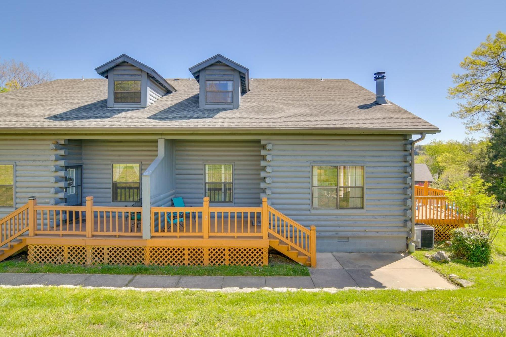 Holiday home Stylish Townhome 3 Mi To Theatre District