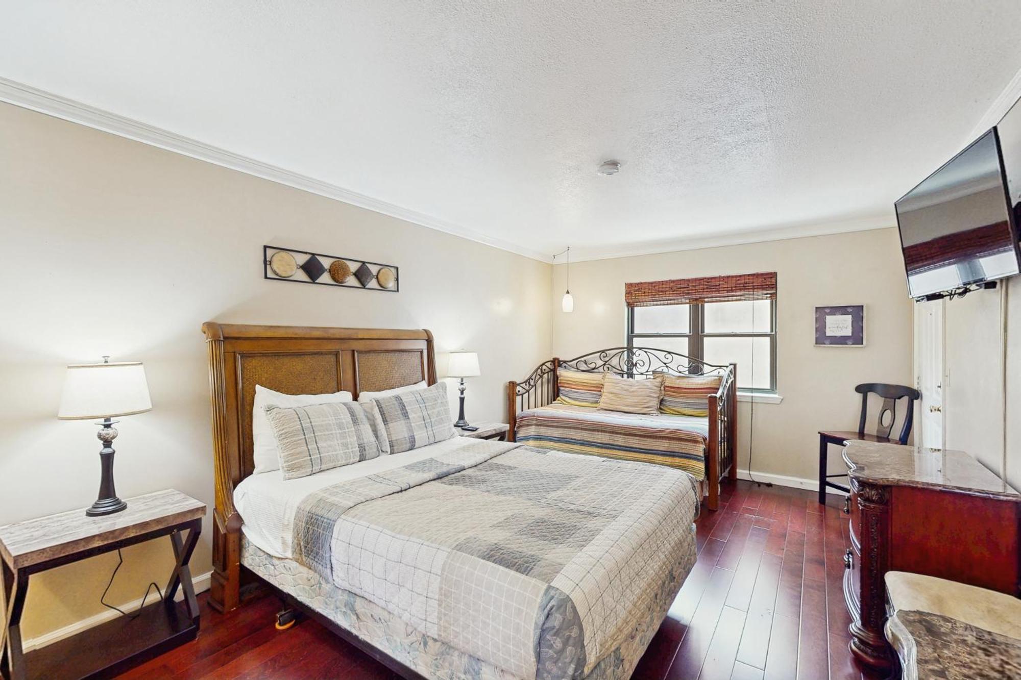 Check's Cozy Apartment Branson