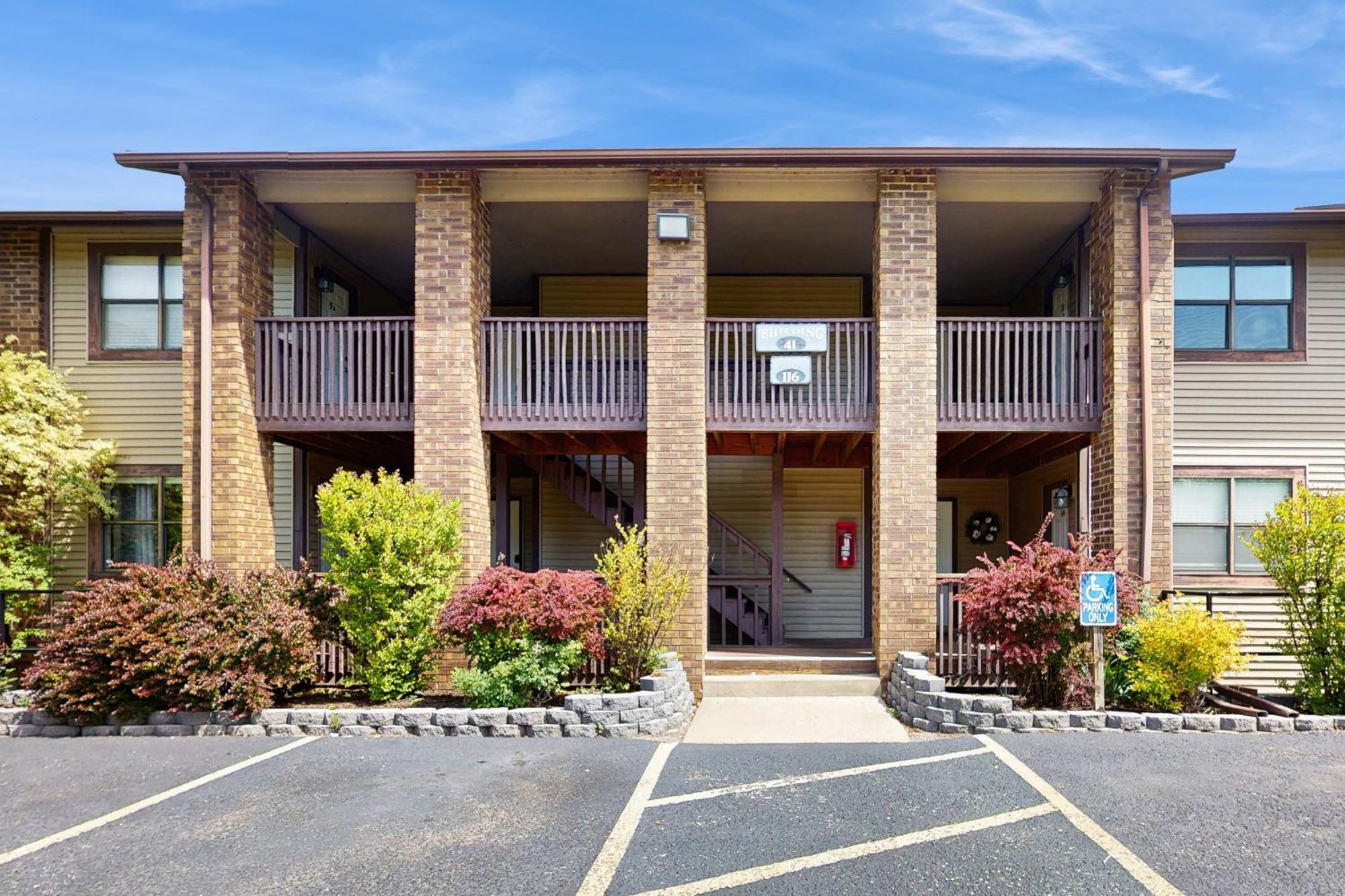 Check's Cozy Apartment Branson