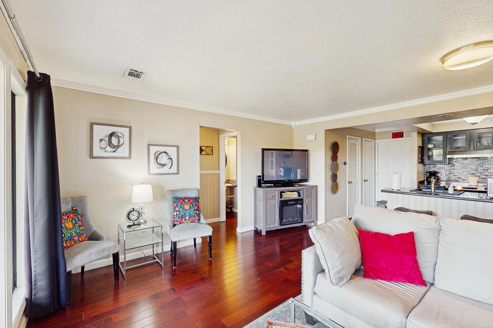 Check's Cozy Branson