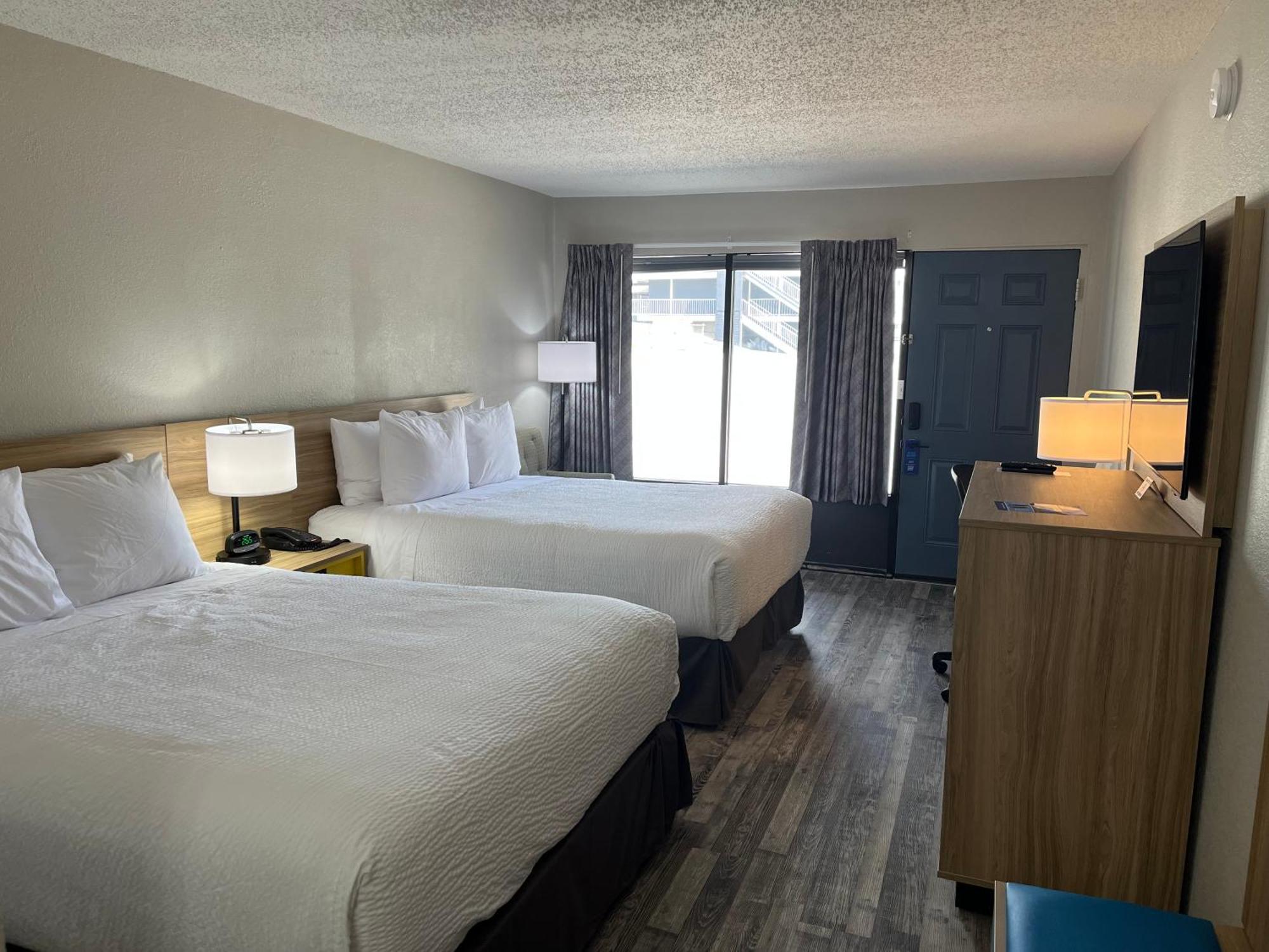 Days Inn By Wyndham Branson Ozarks Hotel