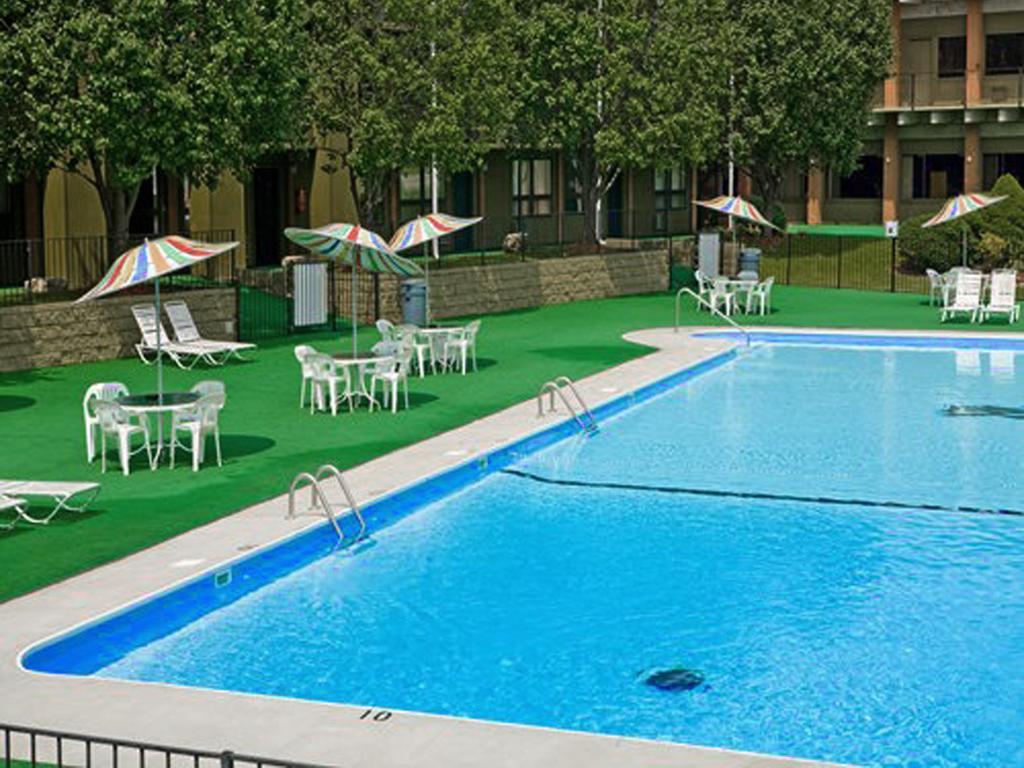 Roark Vacation 3* Branson
