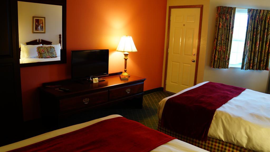 Grand Victorian Branson