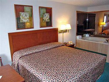 Super 8 By Wyndham - Shepherd Of The Hills Exwy Branson