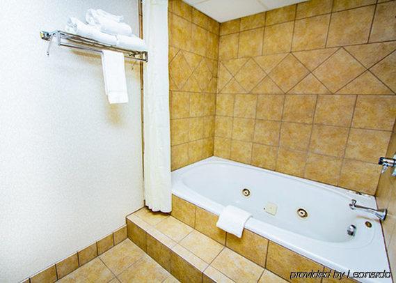 Comfort At Thousand Hills Inn