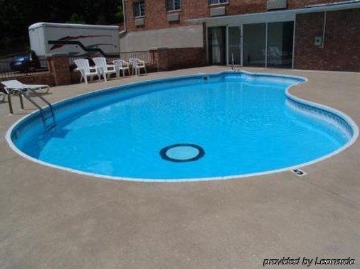Rodeway Branson, Brick House 3*