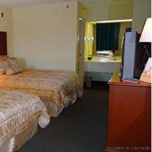 Docker's Hotel Branson