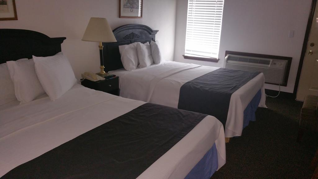 Victorian 2* Branson