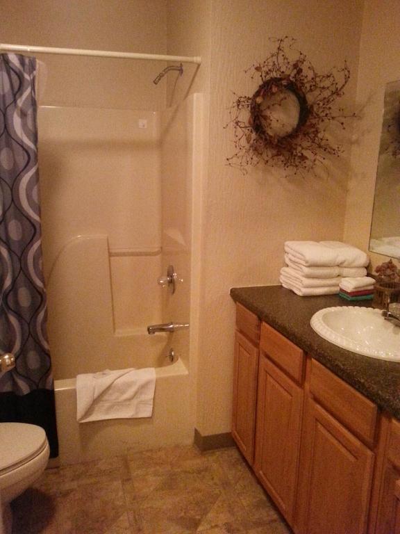 Resort Taneycomo Lakefront