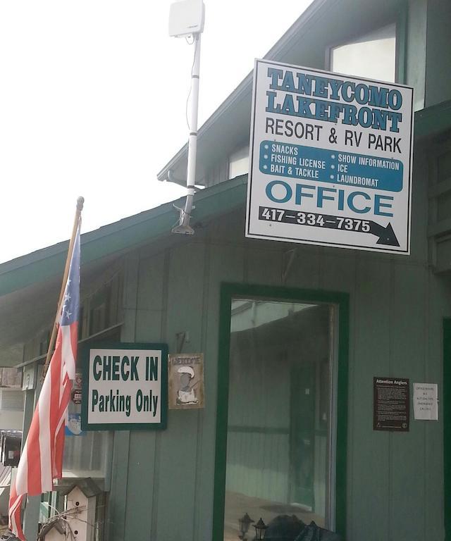 Taneycomo Lakefront