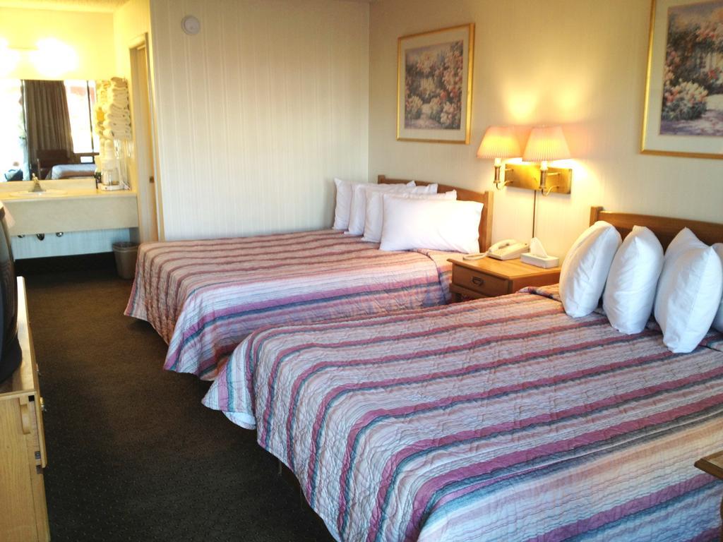 Hotel Almost *