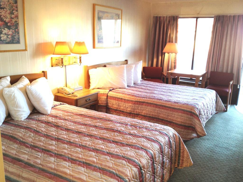 Hotel Almost *