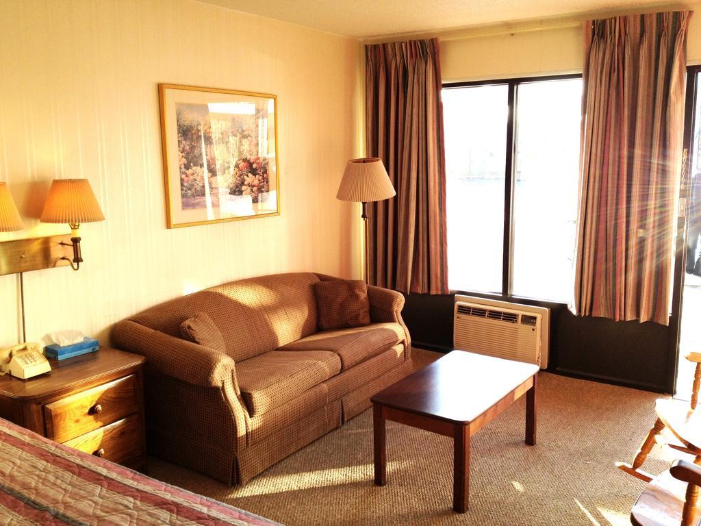 Hotel Almost