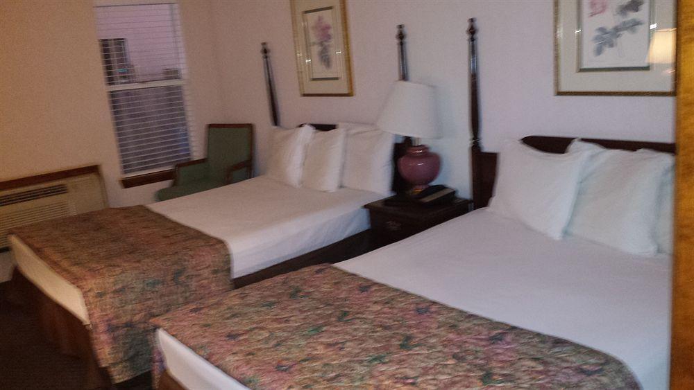 Hotel The Queen Anne I 2*
